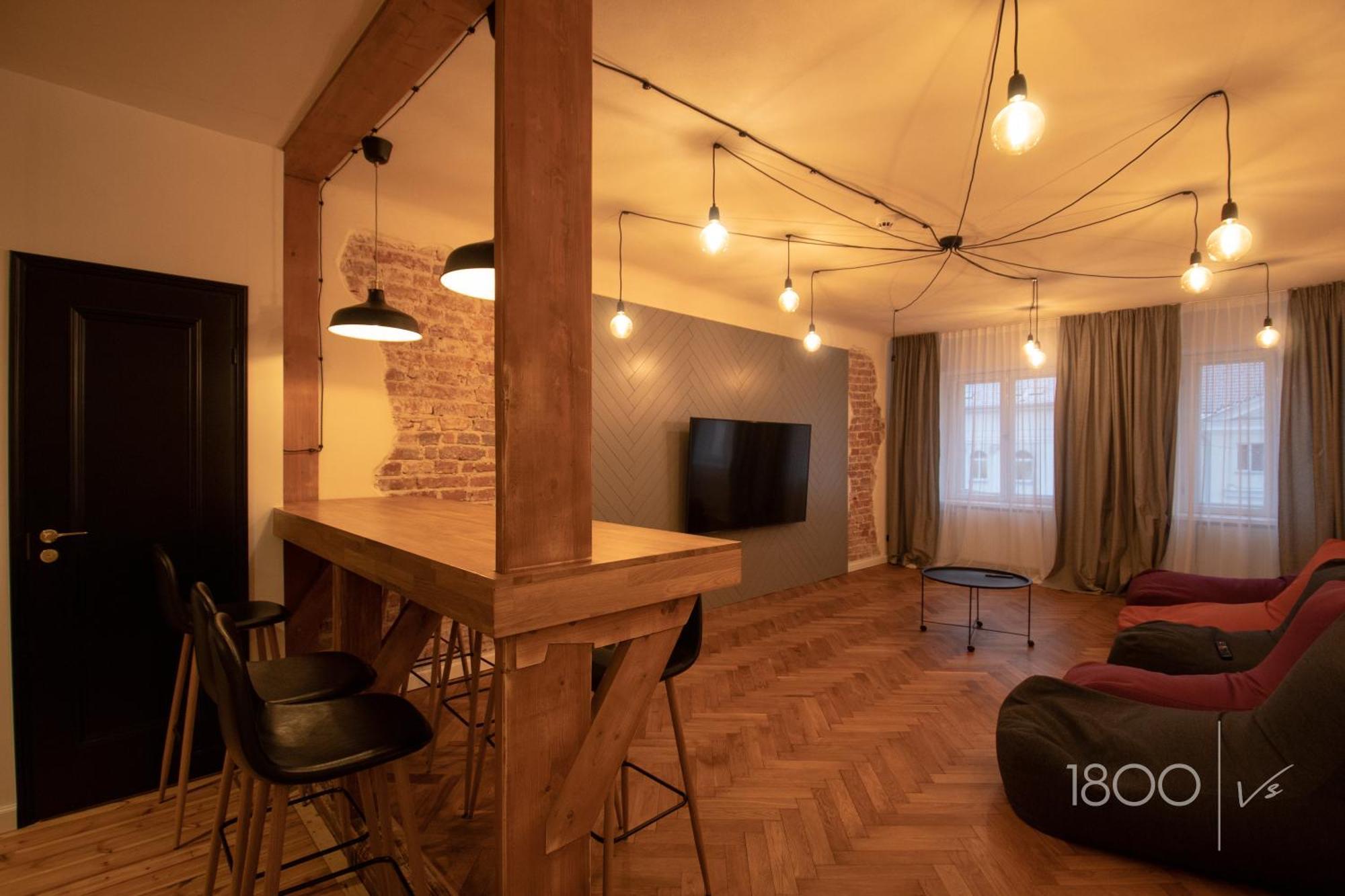 1800 By Vince Stay - Private Rooms In Town Hall Square Tartu Luaran gambar